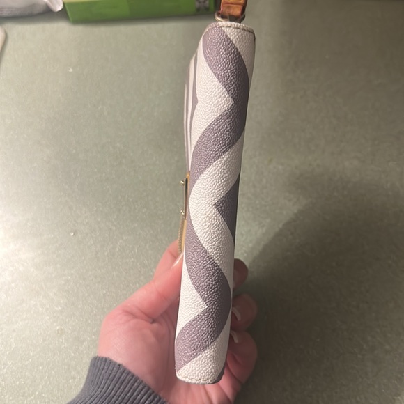 COPY - Dooney & Bourke wallet - Picture 6 of 6